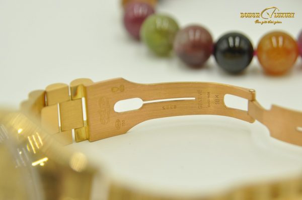 Đồng hồ Rolex 18238 Day-Date vàng nguyên khối đính kim cương đời 5 số