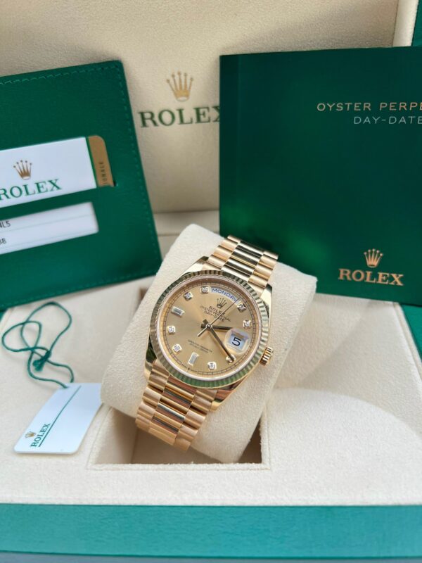 Dong ho Rolex Day Date 128238 Mat vang Champagne Coc kim 40mm 2